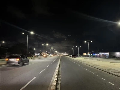 תאורת השביל: פנסי רחוב סולאריים אדובו מאיר פרק חדש עבור בנין